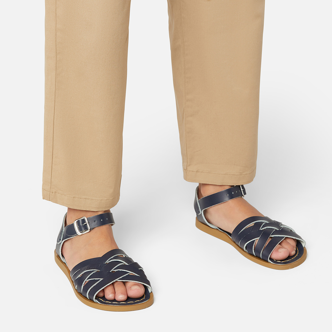 Retro sandals online